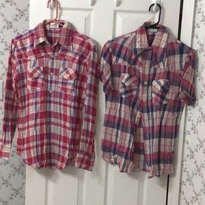 Bundle of 2 M checkered pattern button down lady’s shirts, long & short sleeved.
